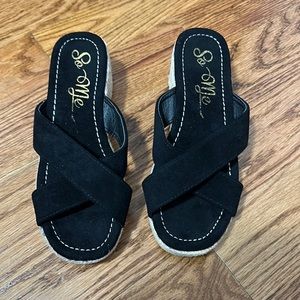 Sandals with small heels